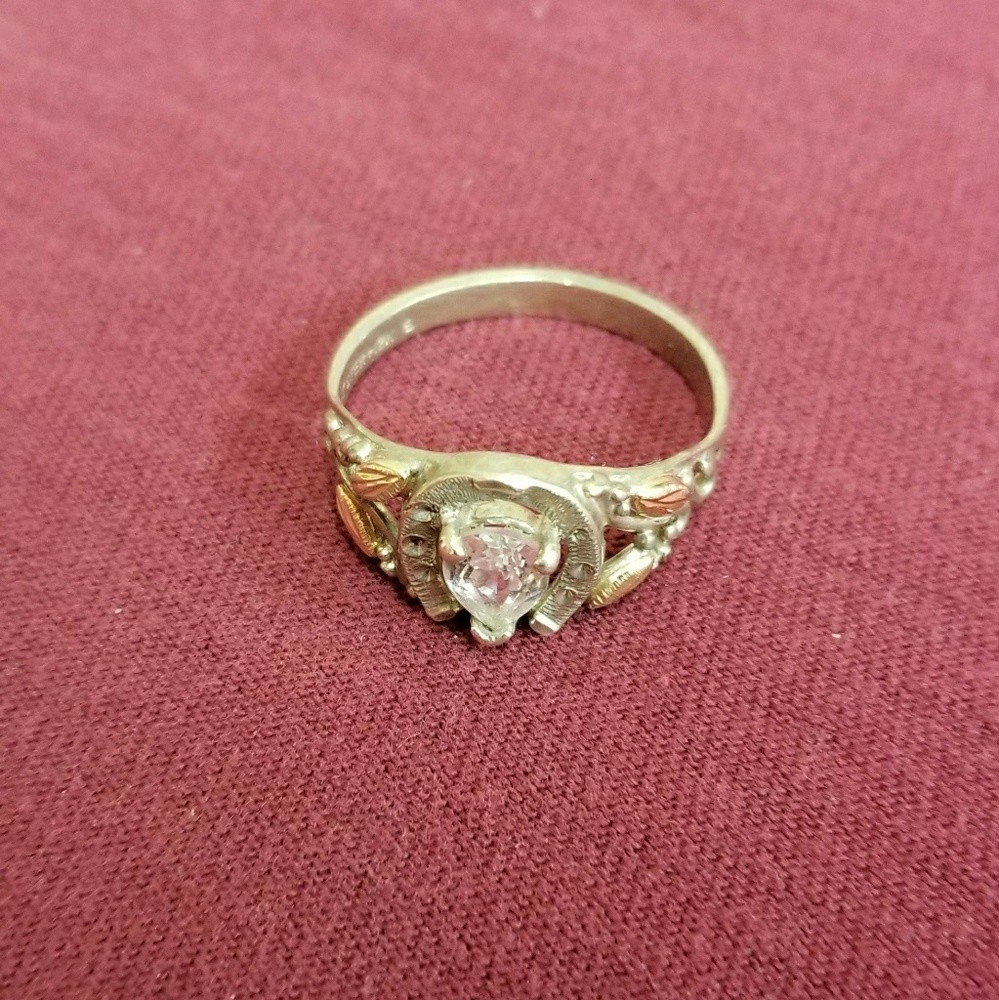 Women's ring